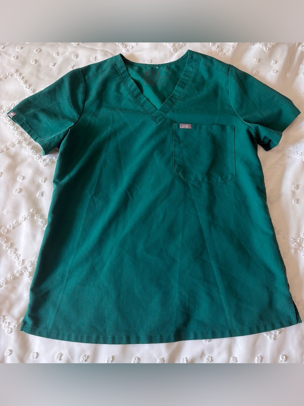 FIGS Women’s Emerald Green Catarina One Pocket Scrub Top Size M Medical